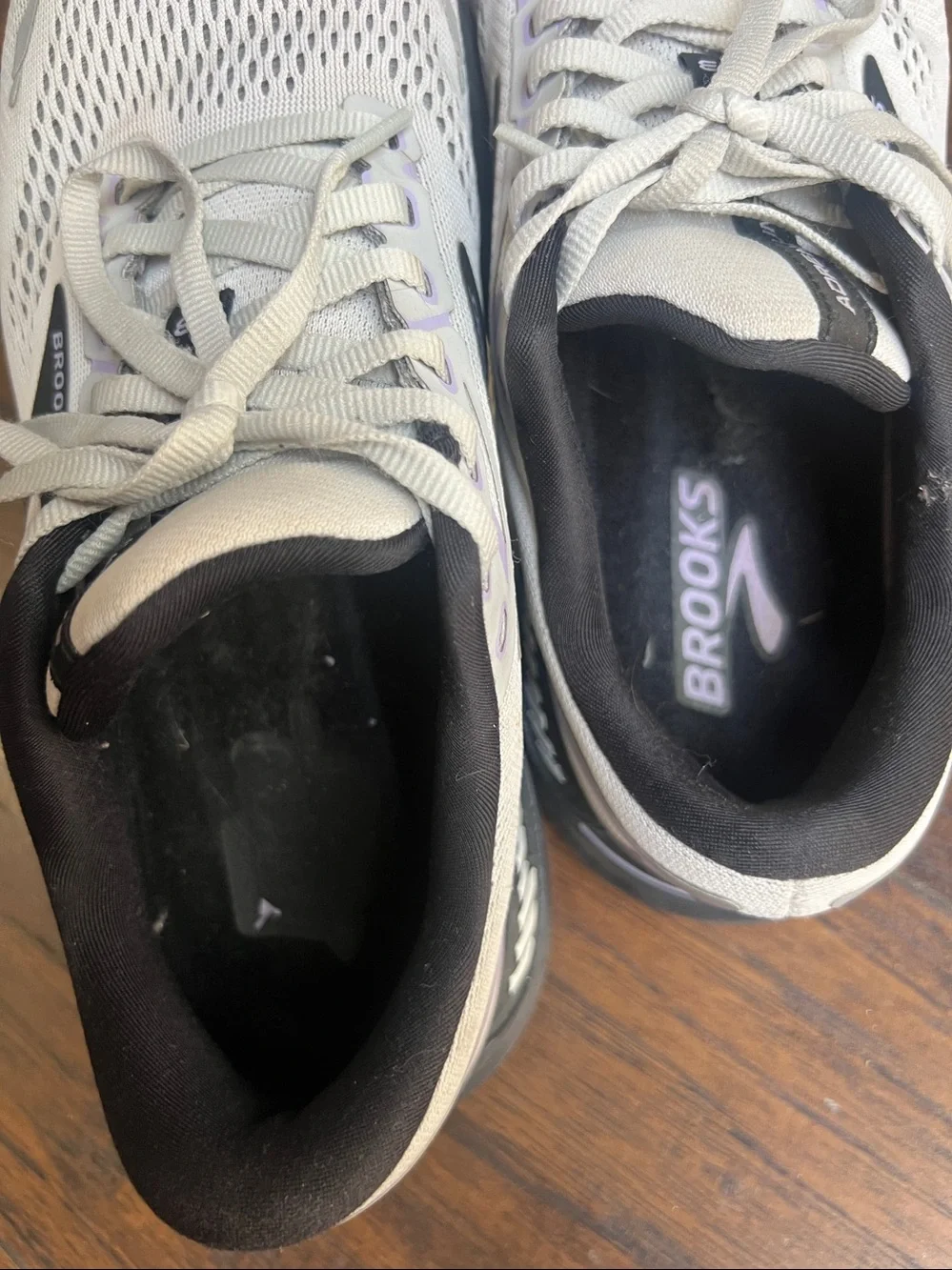 Brooks woman’s Adrenaline GTS 23 grey/black/purple size 10 MB